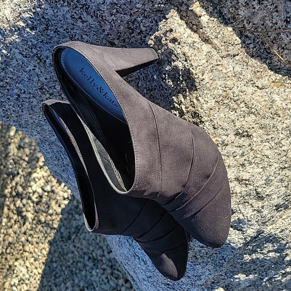 Kelly & Katie Black Mule Fabric Heels Size 8.5